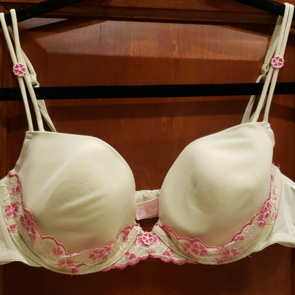 VS Ipex moss green and pink flowers